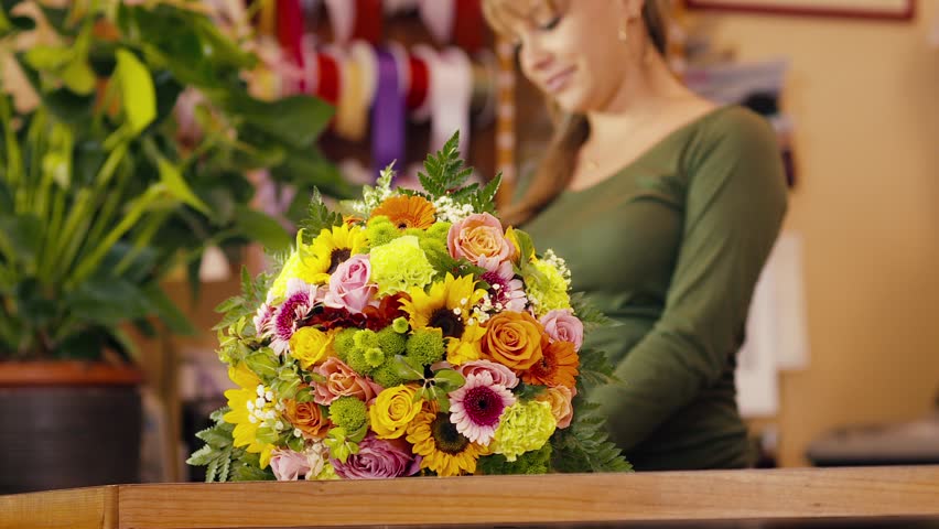 Ini Kiat Sukses La Madame Florist : Florist Favorit Para Artis